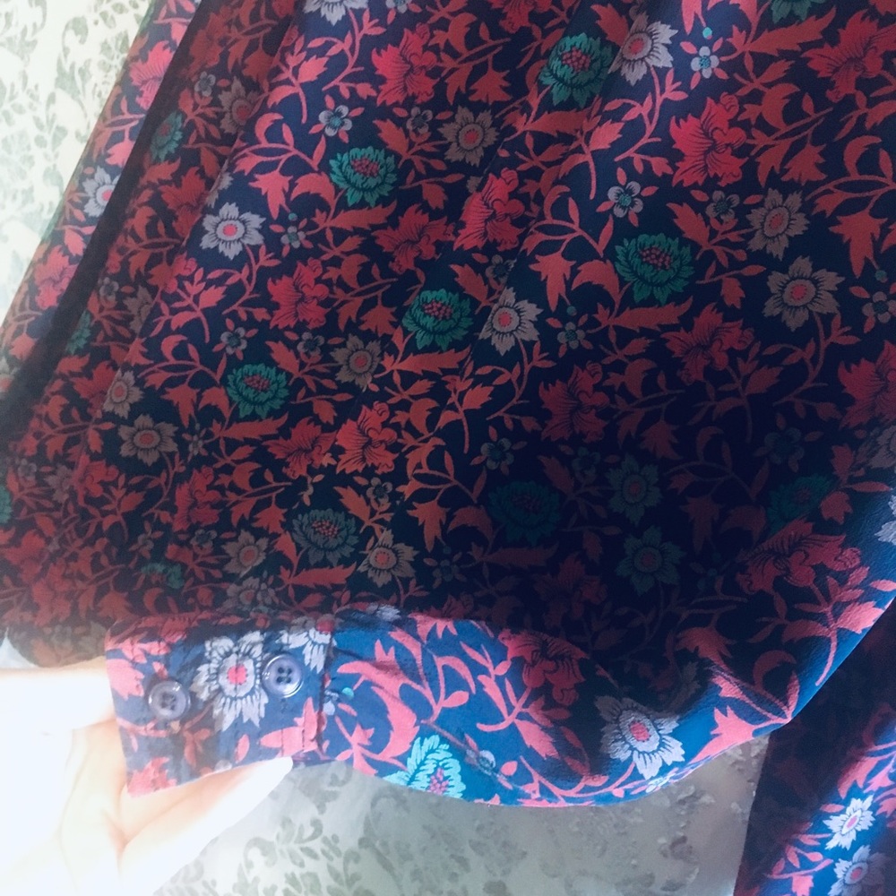 KILLER VINTAGE Silk Crop Top - Picture 5 of 7